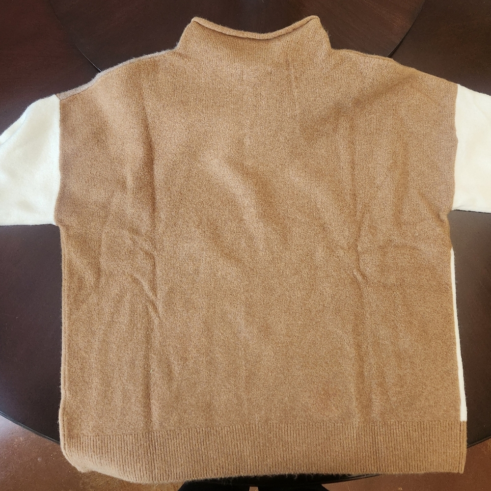 JCrew Sweater. Medium. Beige Color Block - Picture 4 of 7